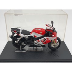 YAMAHA R7 ALTAYA ESCALA 1:24 2