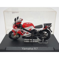 YAMAHA R7 ALTAYA ESCALA 1:24