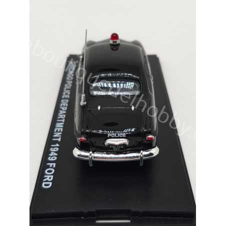 FORD CUSTOM COUPE CHICAGO POLICE 1949 FIRST RESPONSE ESCALA 1:43