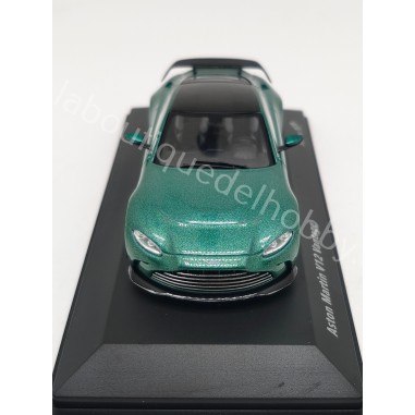 ASTON MARTIN V12 VANTAGE CON ALERON...