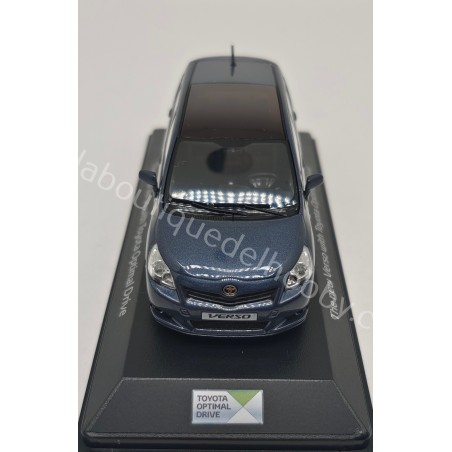 TOYOTA NEW VERSO 2016 MINICHAMPS ESCALA 1:43