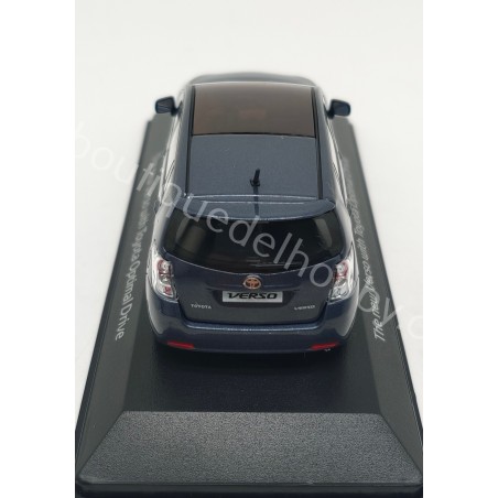 TOYOTA NEW VERSO 2016 MINICHAMPS ESCALA 1:43