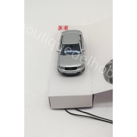 AUDI A4 CON LUCES BUSCH ESCALA 1:87