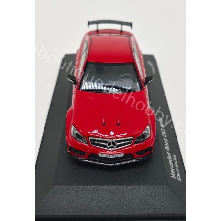 MERCEDES BENZ C63 AMG 2012 SOLIDO ESCALA 1:43