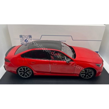 BMW M5 2025 SOLIDO ESCALA 1:18
