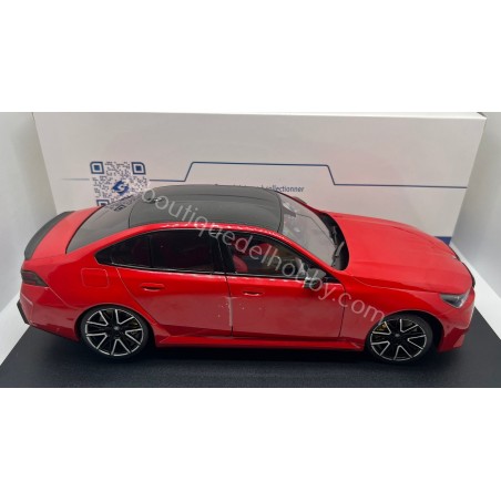 BMW M5 2025 SOLIDO ESCALA 1:18