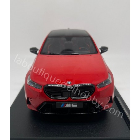 BMW M5 2025 SOLIDO ESCALA 1:18