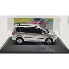 VOLKSWAGEN TOURAN 2010... 2