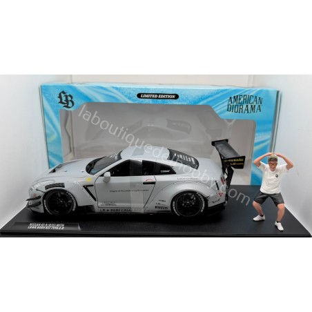 NISSAN GT-R R35 LBWK 2024 + FIGURA MR. KATO SOLIDO ESCALA 1:18