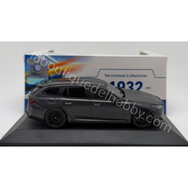 BMW M5 TOURING 2024 SOLIDO ESCALA 1:43